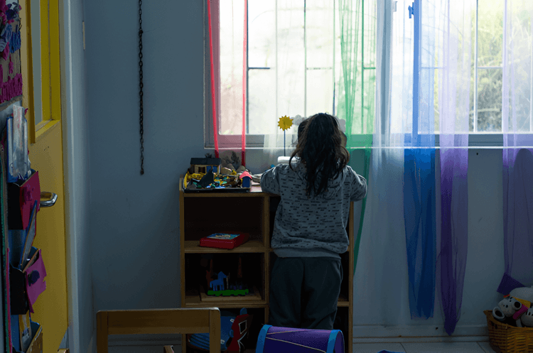 Los niños y niñas disfrutan de un espacio seguro en el jardín infantil Arcoíris